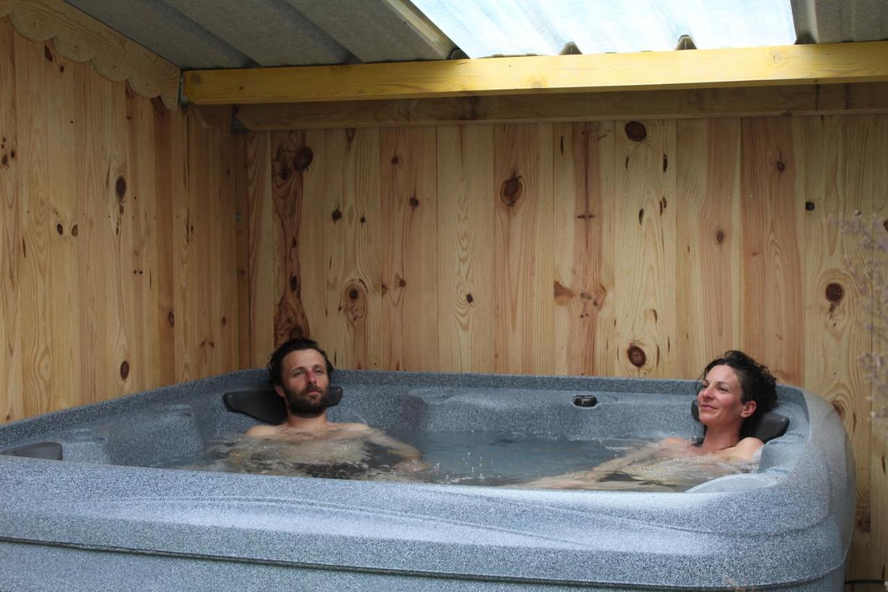 La Grande Ourse Bed and Breakfast Campan Eksteriør billede